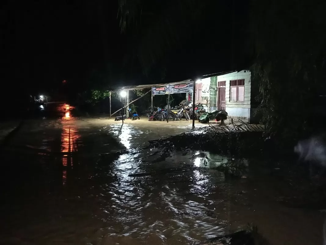 Sejumlah Rumah terendam banjir bercampur lumpur  akibat lumpna sungai di Kota Subulussalam, Aceh. Foto Dok BPBA.
