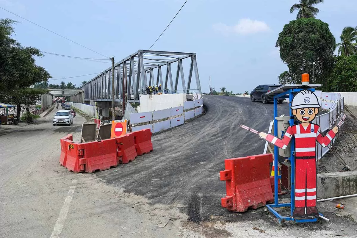 Jembatan rangka baja Teupin Mane yang dibangun oleh PT Pembangunan (Persero) Tbk dan Mitra lokalnya PT Krueng Meuh, pada  dibuka untuk fungsional jalan, Jumat (2/10/2026). Foto Satgas PRR
