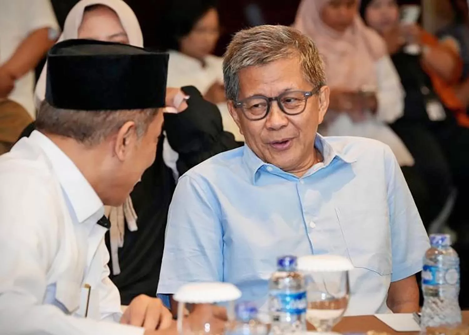 Menkop Ferry Juliantono bersama Wantimpres Rocky Gerung melontarkan gagasan kritis nan revolusioner dalam Diskusi Publik Pra Kongres Nasional Majelis Tahkim SI ke-42 di Jakarta, Senin (5/10/2026). FOTO dok. Humas Kemenkop
