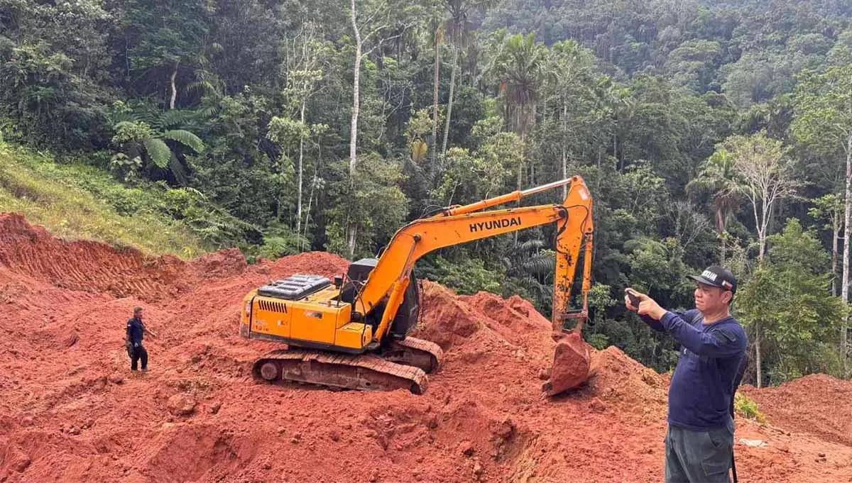 Ilustrasi : Kementerian Kehutanan melalui Balai Penegakan Hukum menertibkan pertambangan emas ilegal di wilayah Sulawesi. Foto dok Kemenhut.