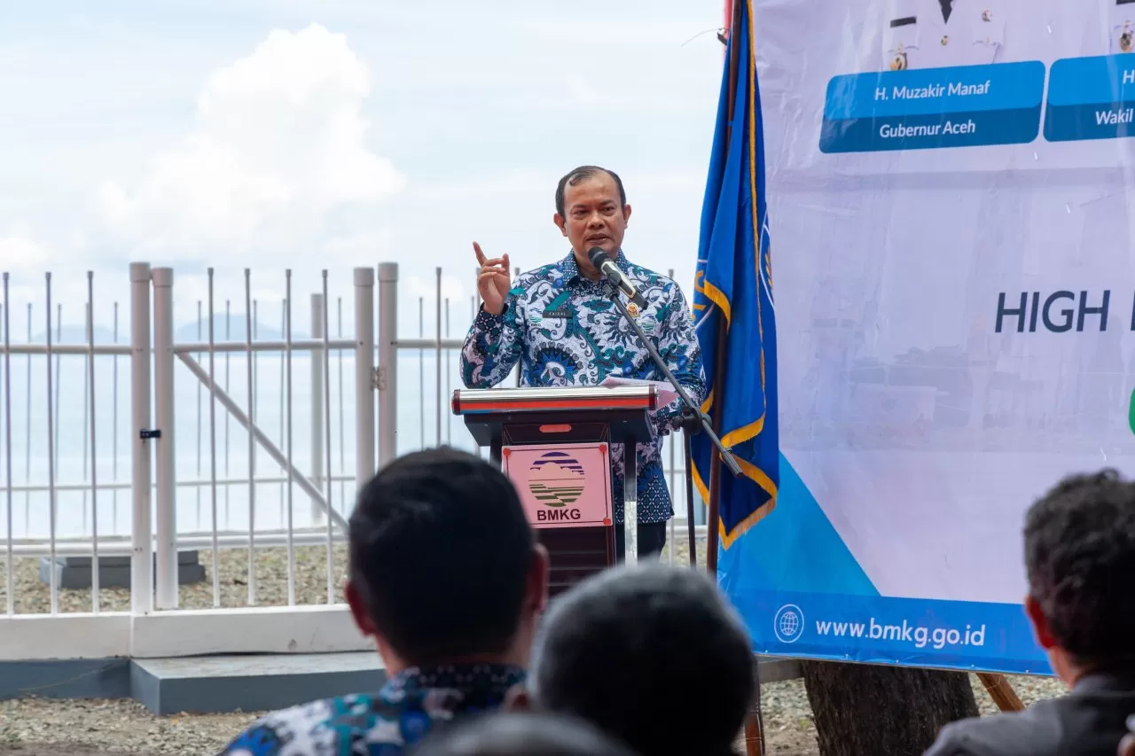 Kepala BMKG, Teuku Faisal Fathani, meresmikan  HF Radar Array di Ujong Batee, Kabupaten Aceh Besar, Kamis (8/10/2026). Foto Dok BMKG Aceh