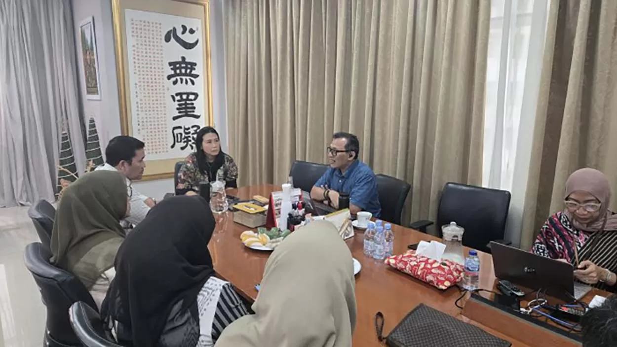 Bupati Aceh Tengah, Haili Yoga,  saat pertemuan dengan Wakil Menteri Pemberdayaan Perempuan dan Perlindungan Anak (Wamen PPPA) RI, Veronica Tan, di Jakarta Pusat, Selasa (13/10/2026). Foto Dok Pemkab AT