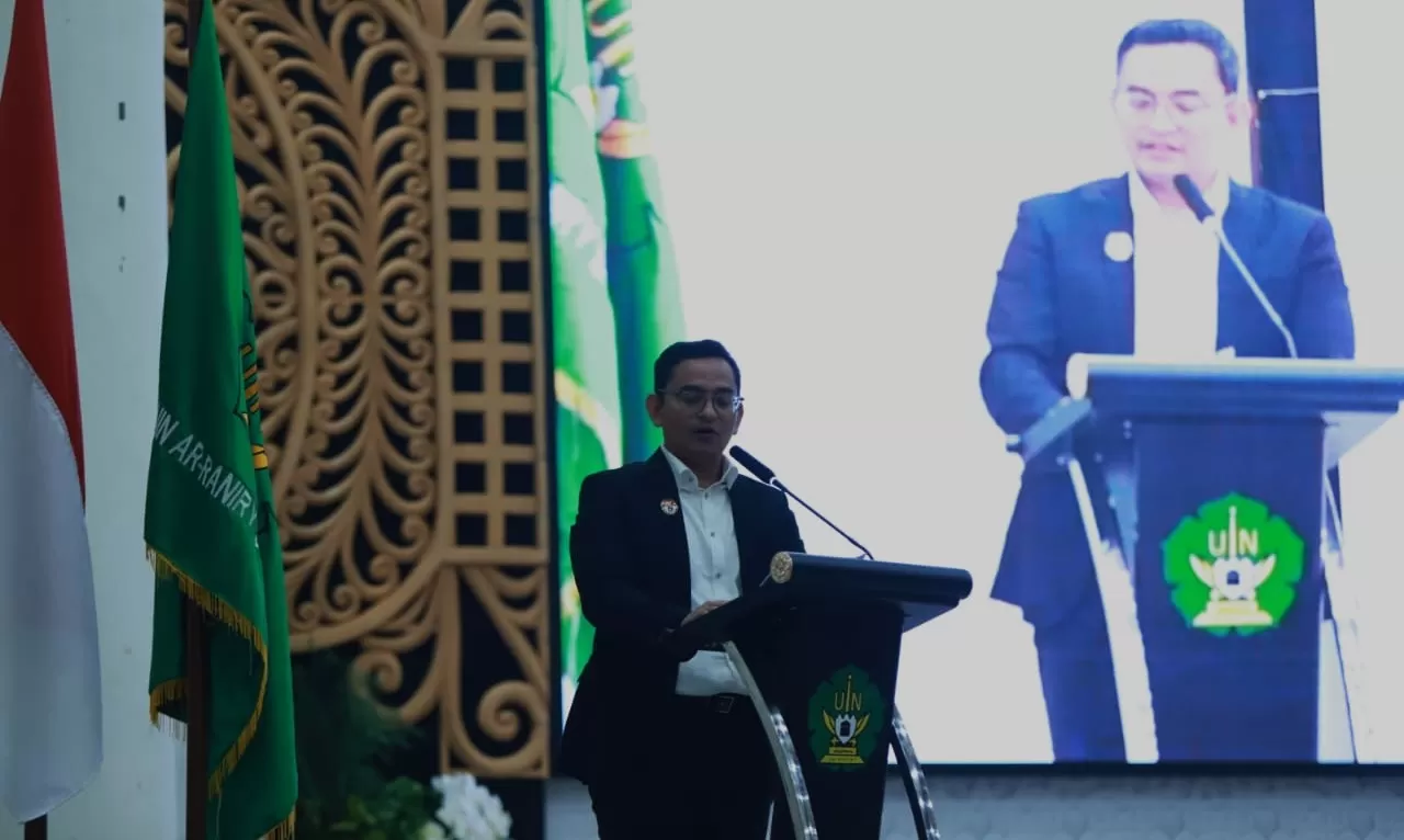 Wakil Rektor II Bidang Kemahasiswaan dan Kerja Sama UIN Ar Raniry, Reza Idria MA PhD Aceh di Banda Aceh, Senin (19/10). (Foto Humas UIN)