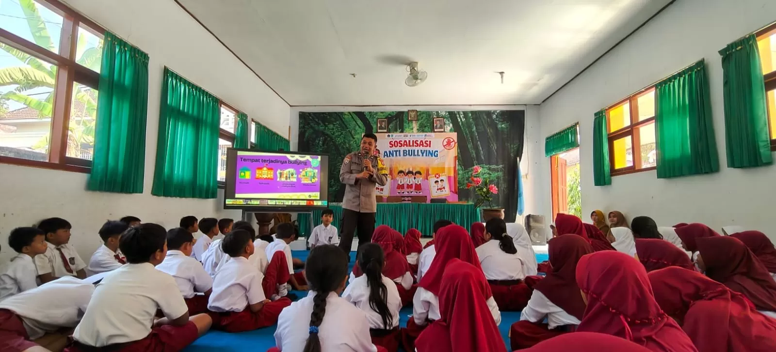 Police Goes To School di SDN 5 Selopuro, Kecamatan Selopuro (Paliwara.com)