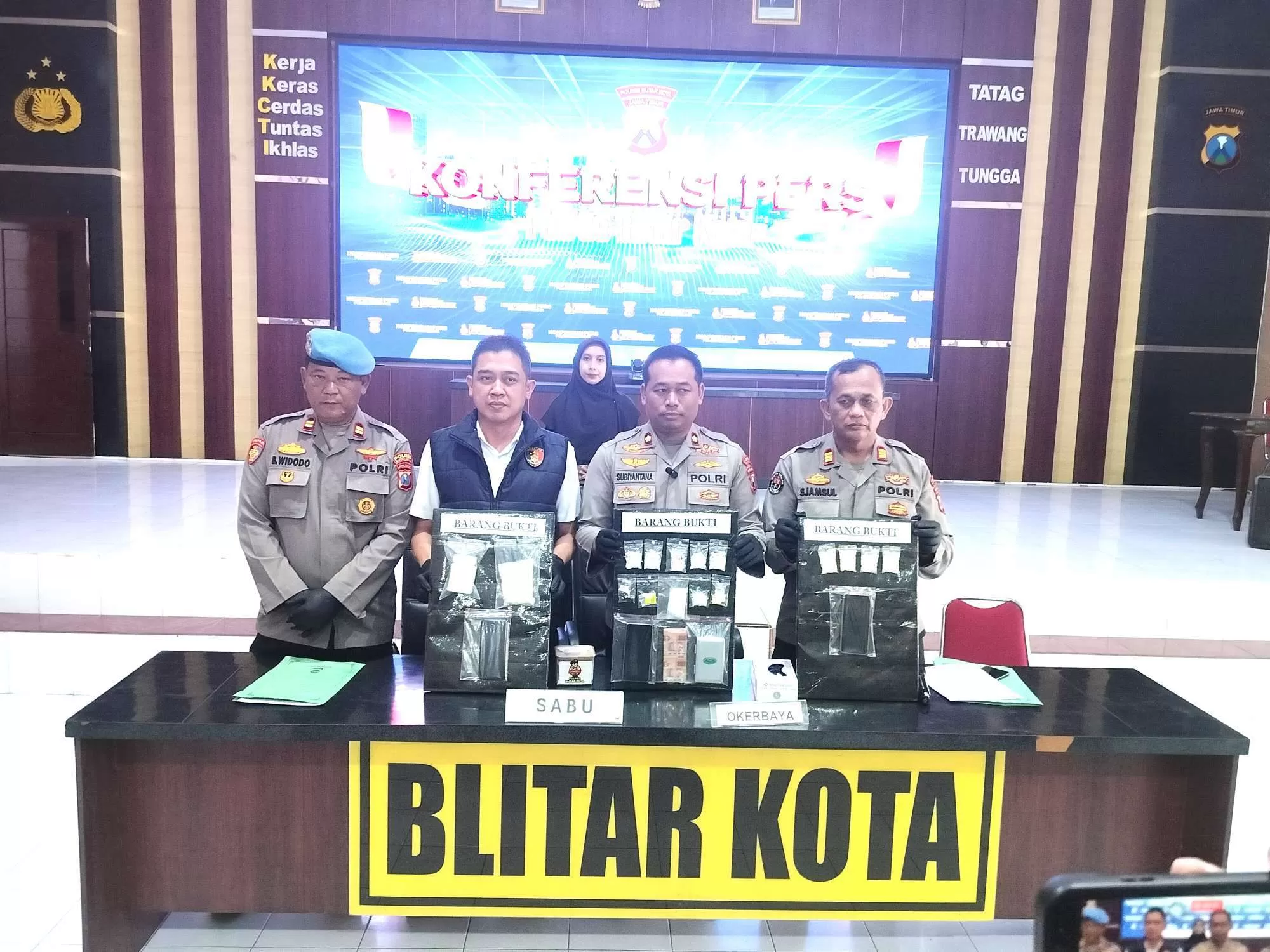 Konferensi pers pengungkapan kasus narkoba (Paliwara.com)