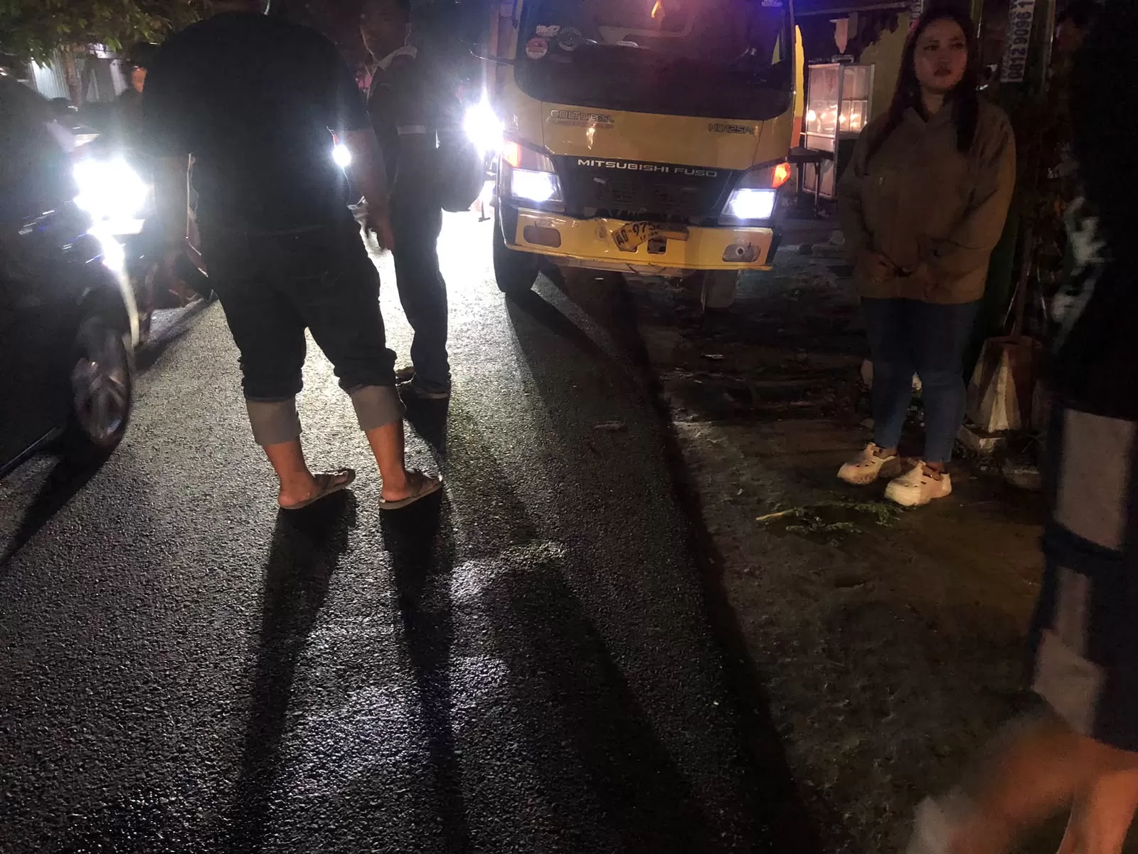 Kecelakaan lalu lintas yang melibatkan truk Mitsubishi dan sepeda motor Honda Vario terjadi di Jalan Umum Desa Gaprang, Kecamatan Kanigoro,