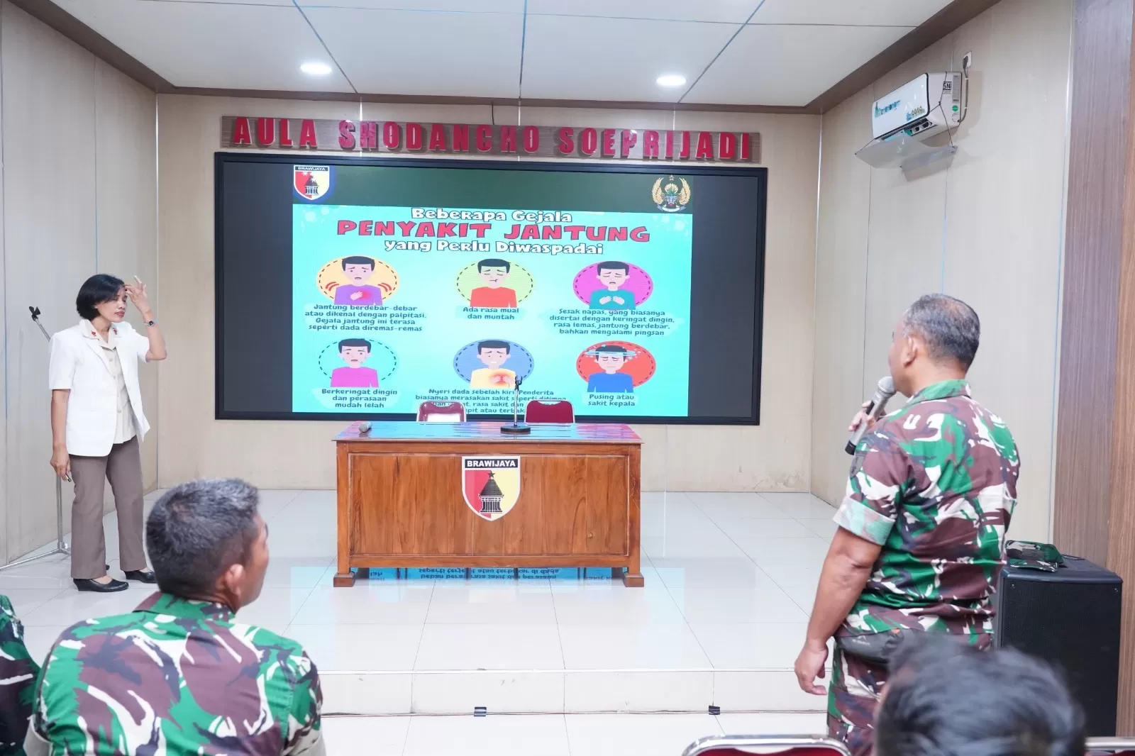 Kodim 0808/Blitar menggelar kegiatan Penyuluhan Kesehatan tentang Penyakit Jantung bertempat di Aula Shodancho Soeprijadi Kodim 0808/Blitar, Jl. A. Yani No. 06, Kelurahan/Kecamatan Kepanjenkidul