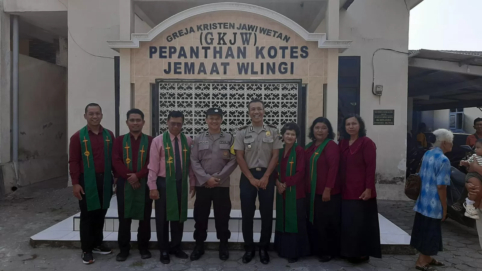 Polsek Gandusari Polres Blitar dalam sapa jemaat gereja