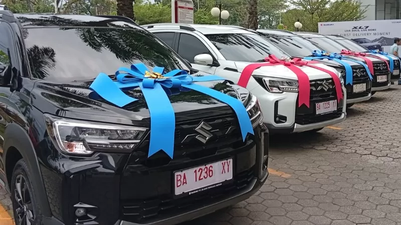 Suzuki XL7 terbaru saat diserahkan kepada pelanggan di Sumbar. (Foto: Istimewa)