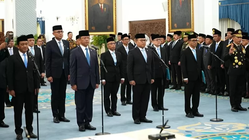 Pelantikan 18 pejabat mulai dari menteri, wakil menteri, hingga pimpinan lembaga dan institusi keamanan dalam reshuffle Kabinet Merah Putih, Kamis (1/10/2026). (Foto: YouTube/Setpres)