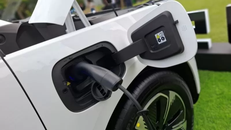 Ilustrasi Mobil Listrik (Foto: Promedia)