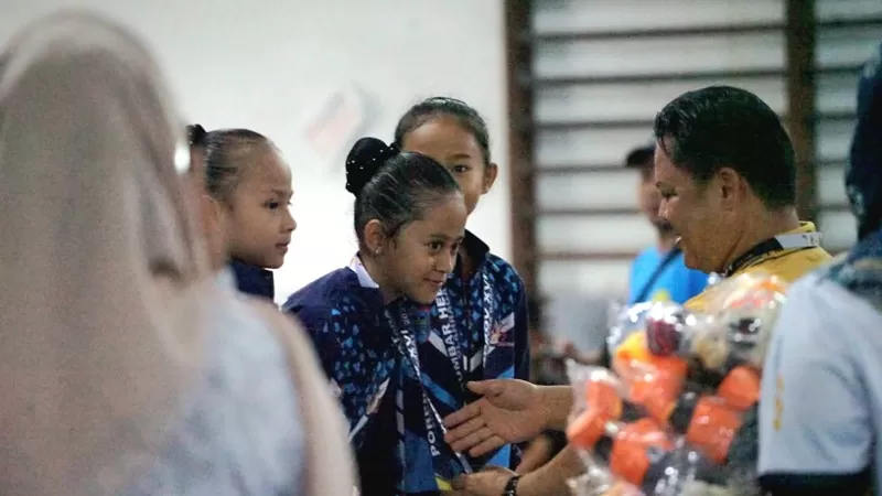 Alesha bersama Tsafani dan Adiba meraih perunggu aerogym pada Porprov Sumbar 2026. (Foto: Kominfo Payakumbuh)