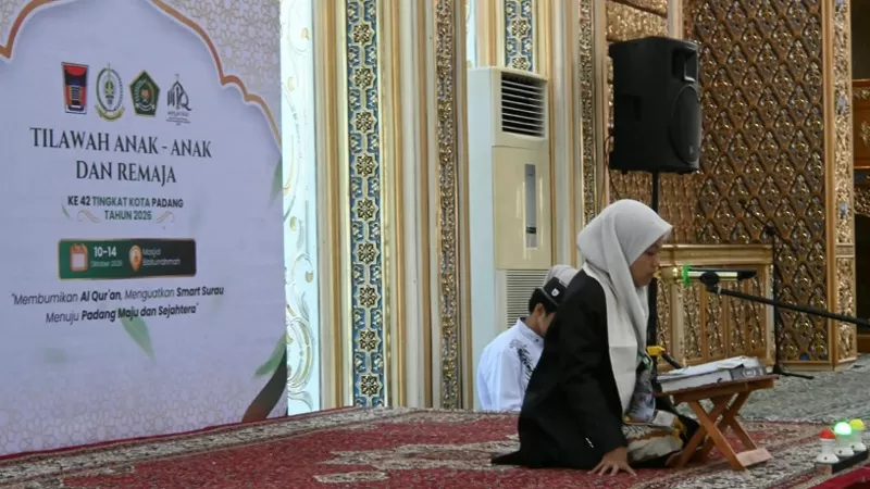 Tilawah Al-Qur'an golongan anak-anak pada MTQ Nasional ke-42 Tingkat Kota Padang. (Foto: Kominfo Padang)