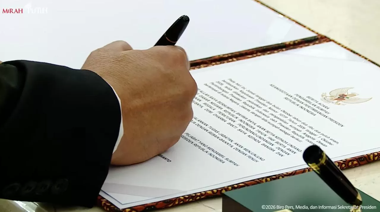 Sebanyak 26 anggota Dewan Pertimbangan Presiden (Wantimpres) yang baru dilantik Presiden Prabowo Subianto mendapat hak keuangan berupa gaji sebesar Rp76,5 juta per bulan. (Sekretariat Presiden)