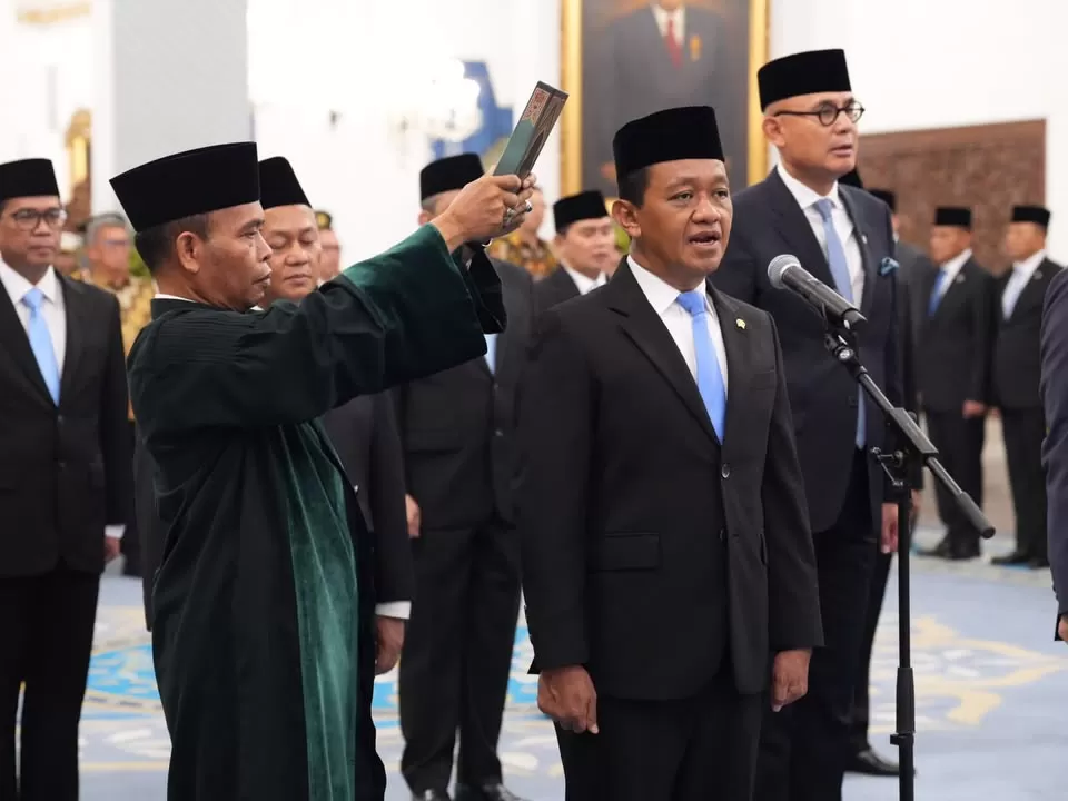 Presiden Prabowo Subianto melantik 18 pejabat dalam reshuffle terbaru Kabinet Merah Putih di Istana Negara (IG/ Sekretariat Negara).