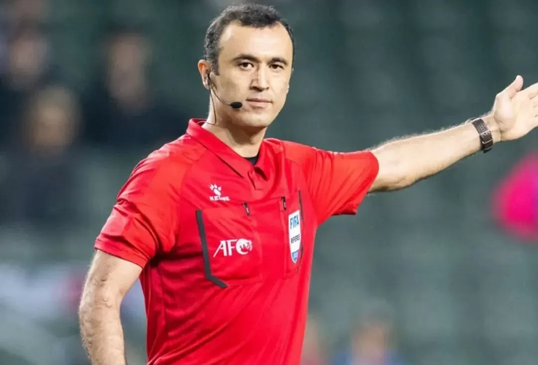 Akhrol Riskullaev, wasit asal Uzbekistan yang dipercaya memimpin final Timnas Indonesia kontra Thailand (Ig/@pfdneftchi_uz).