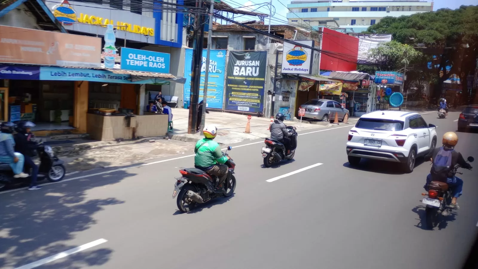 Jangan asal menyalip kendaraan besar / foto NKRI24JAM (Lie / Promedia)