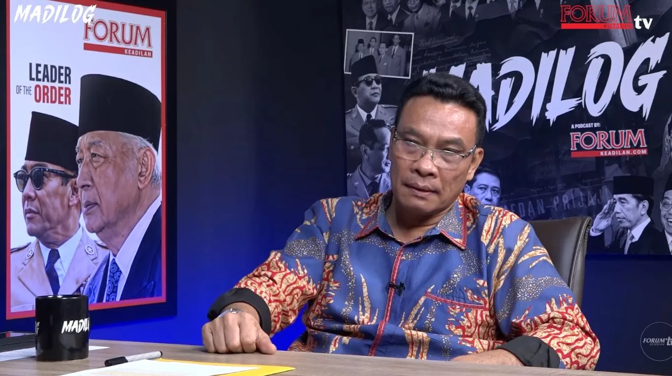 Foto: Budianto Tarigan saat menjadi narasumber dalam podcast Madilog Forum Keadilan yang tayang di kanal YouTube Forum Keadilan TV. (Lie/Promedia)