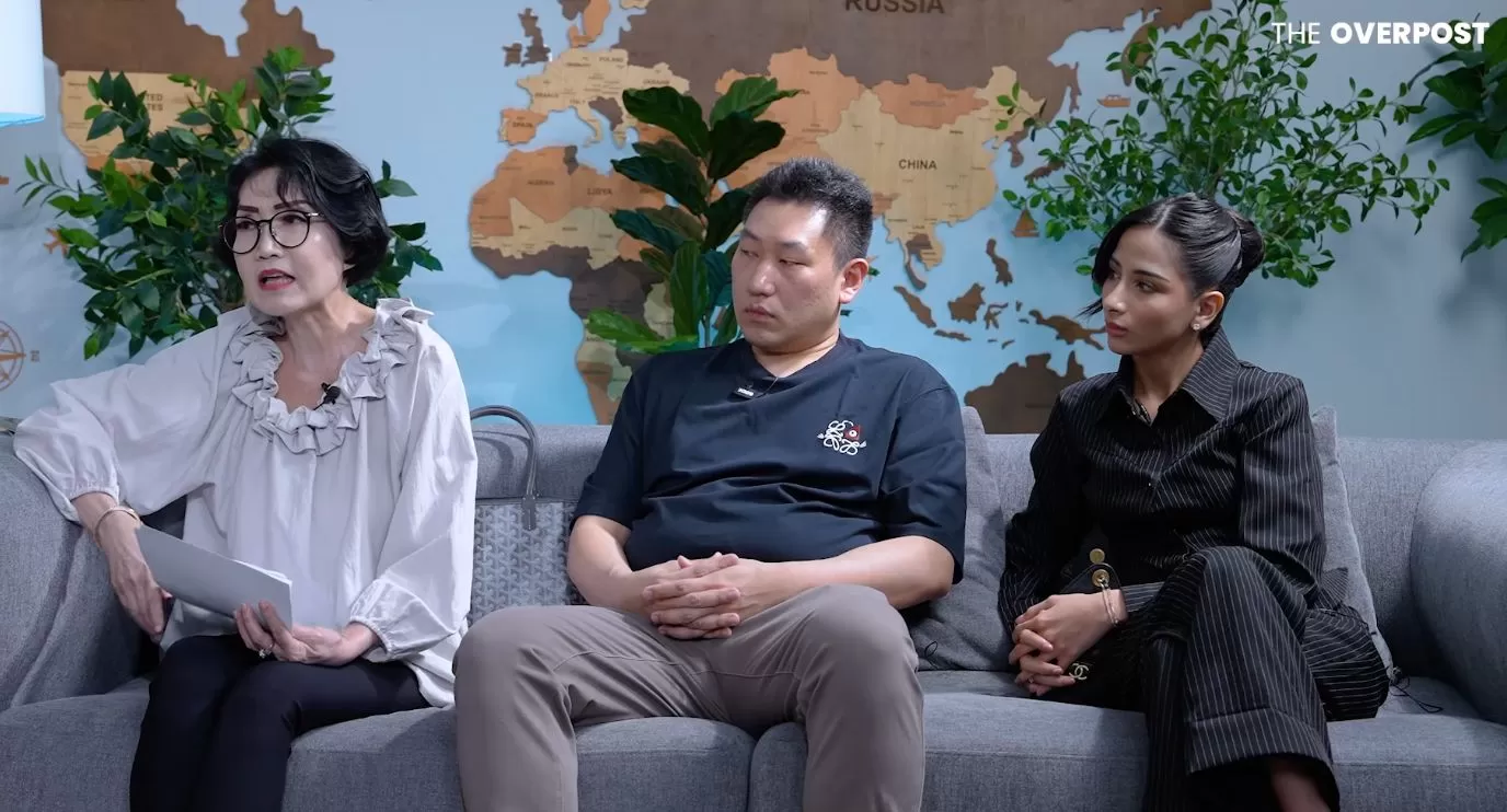 Ibu Linawati saat menceritakan dugaan hilangnya dana nasabah yang diklaim mencapai Rp17 miliar di Bank BTN. (Foto: Tangkapan layar YouTube Leon Hartono) (Lie/Promedia)