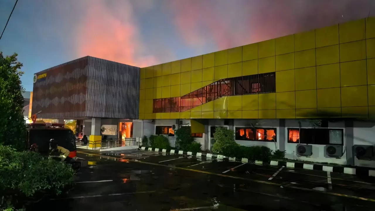 Badan Pertanahan Nasional (ATR/BPN), Ossy Dermawan, mendatangi Kantor Pertanahan Kabupaten Karawang, Jawa Barat, pada Kamis (15/10/2026) (Lie/Promedia)
