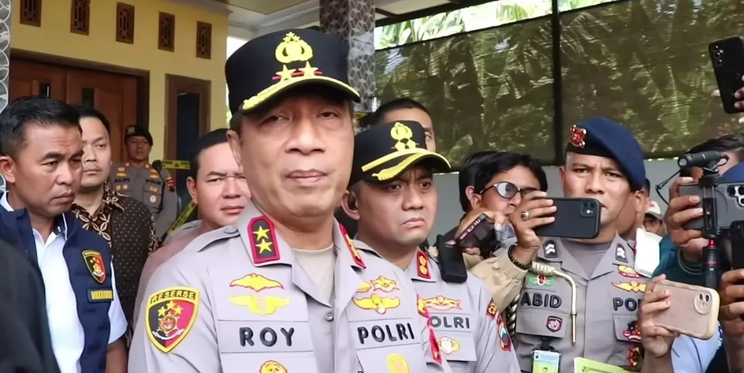 Kapolda Jawa Tengah Irjen Roy Hardi Siahaan mengungkap dugaan skema komisi dalam kasus bentrokan debt collector dan warga di Kudus. (Ig/@polreskudus) (Lie/Promedia)