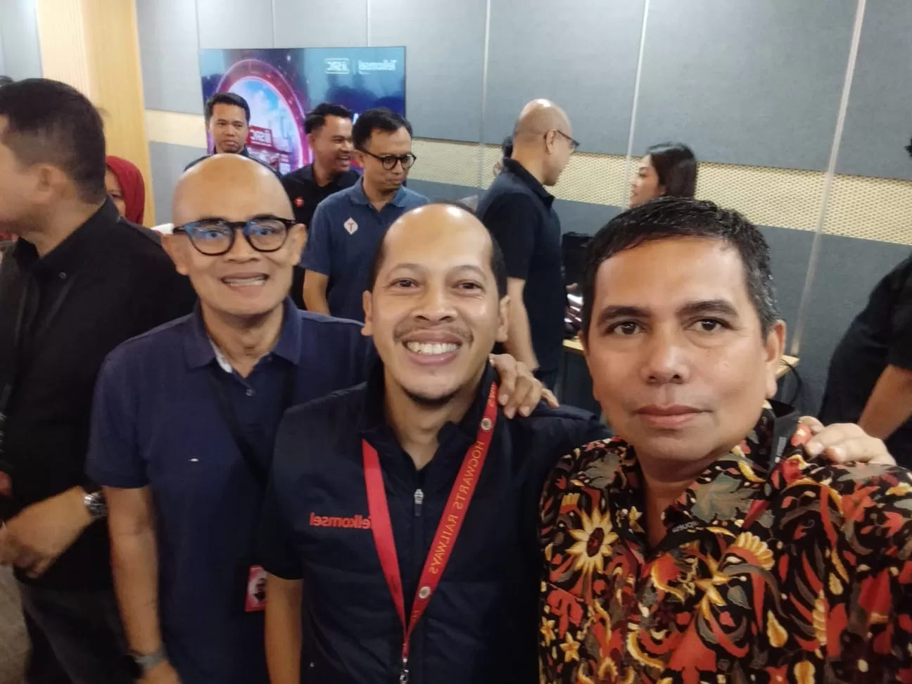 Kegiatan Meet Up SRC&ndash;Telkomsel berlangsung di lantai III Gedung Graha Merah Putih Telkomsel, Medan. Acara ini dihadiri ratusan pengusaha dan pemilik toko ritel yang tergabung dalam Sampoerna Retail Co (Lie/Promedia)