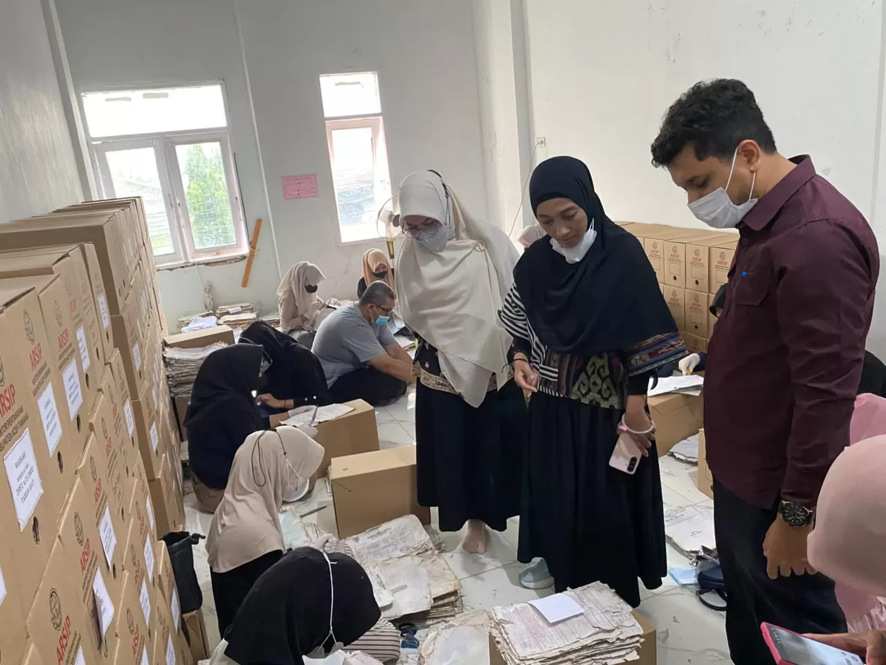Biro Umum dan Layanan Pengadaan Kementerian ATR/BPN Laksanakan Restorasi Arsip dan Pembinaan Kearsipan di Kabupaten Langkat (Lie/Promedia)