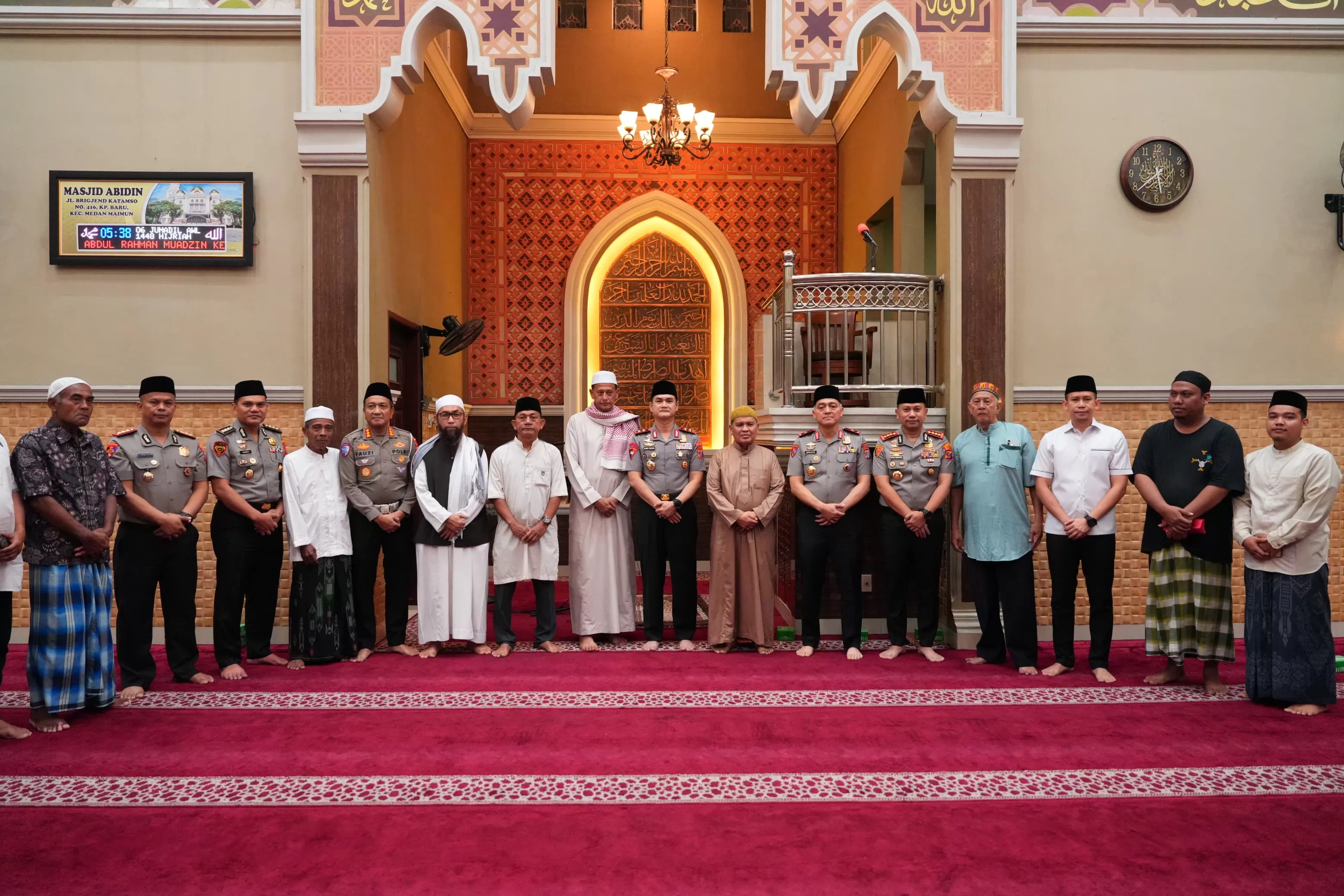 Kapolda Sumatera Utara Irjen Pol. Sonny Irawan, S.I.K., M.H., mengajak masyarakat memperkuat persatuan, menjaga kerukunan, serta bersama-sama memerangi peredaran narkoba. Ajakan tersebut disampaikan s (Lie/Humas Poldasu)