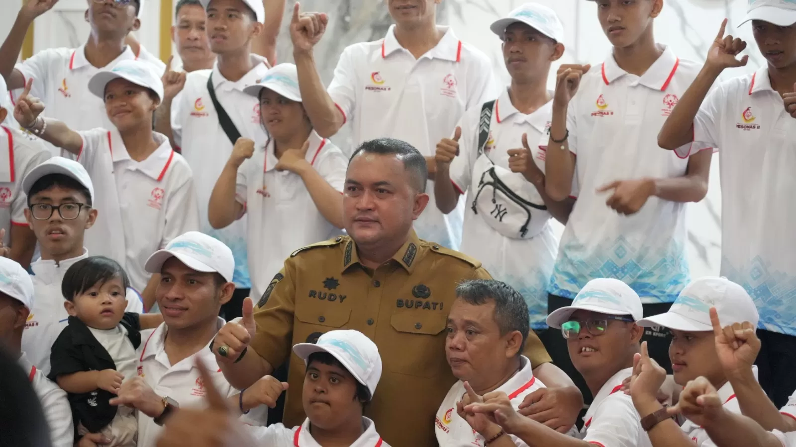 Rudy Susmanto Lepas Atlet Bogor ke PESONAS II Kupang, Tekankan Semangat Pantang Menyerah