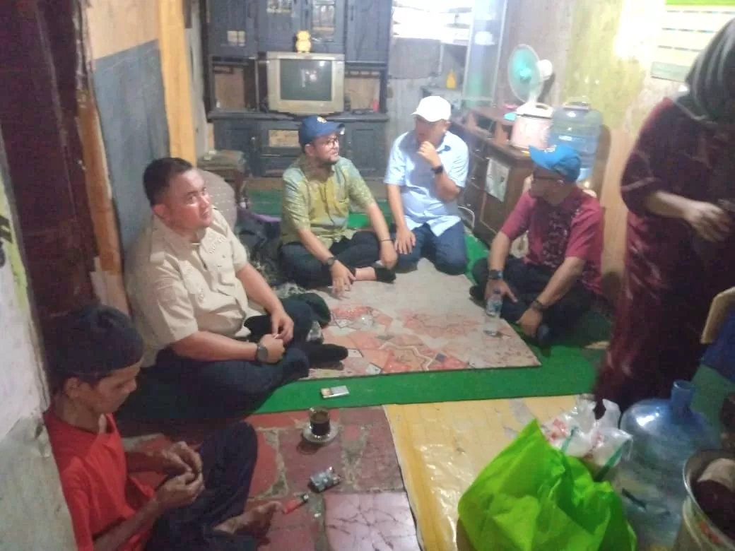 Rudy Susmanto Tinjau Bedah Rumah di Desa Tarikolot, Tekankan Gotong Royong: Ricki Ananda/Mahatva.id