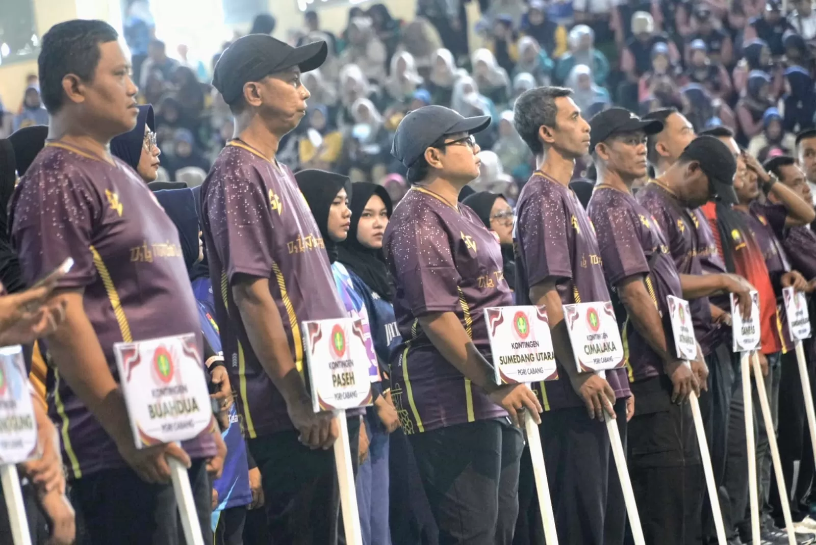 1.523 Atlet Saat Mengikuti Pembukaan POR PGRI Sumedang 2026 di GOR Tadjimalela. (Foto : Istimewa )