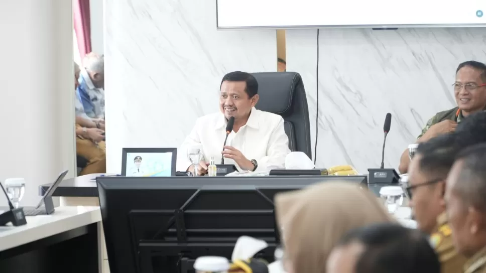 Bupati Sumedang Dony Ahmad Munir saat laksanakan tapat koordinasi pematangan penanganan Keramba Jaaring Apung (KJA) di PPS Sumedang, Selasa 20 Oktober 2026.(foto-Ist) 