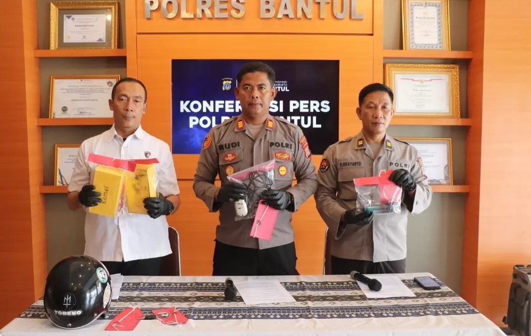Polsek Pleret mengungkap kasus pencurian alat cukur di wilayah Kedaton, Pleret, Bantul, DIY, Rabu (21/10/2026). (H. Husain)