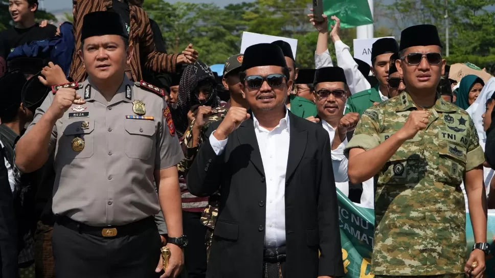 Mulai dari kiri: Kapolres Sumedang AKBP Reza Ma'rufi, Bupati Sumedang Drs. H Dony Ahmad Munir, Dandim 0610 Sumedang, Kamis 22 Oktober 2026, di IPP Sumedang. 