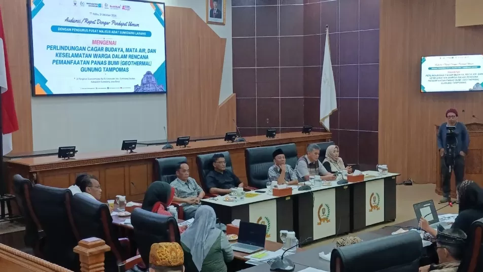 Momen rapat koordinasi Dewan Perwakilan Rakyat Daerah (DPRD) Kabupaten Sumedang, di ruang rapat paripurna, 