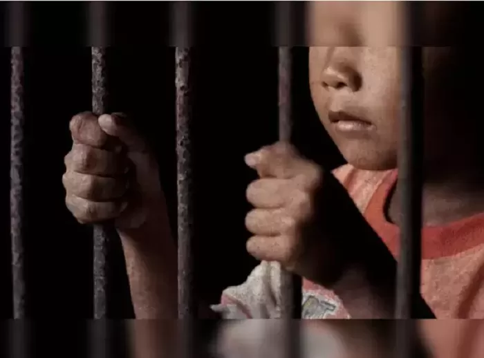 Ilustrasi anak dihukum penjara. Seorang balita di Korea Utara dijatuhi hukuman penjara seumur hidup setelah orang tuanya kedapatan menyimpan Alkitab. ((Times of India))