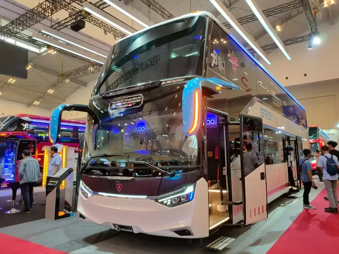 Inovasi Bus Double Decker, Laksana Rilis Legacy SR3 Di GIIAS 2023 ...