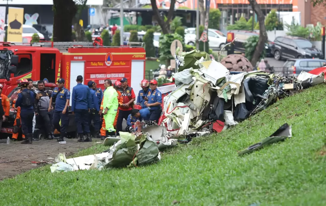 Pesawat Latih Jatuh di BSD Tangsel Saat Hujan Deras, Tiga Orang Meninggal  Dunia: Apa yang Menjadi Faktor Utama? - Radar Papua