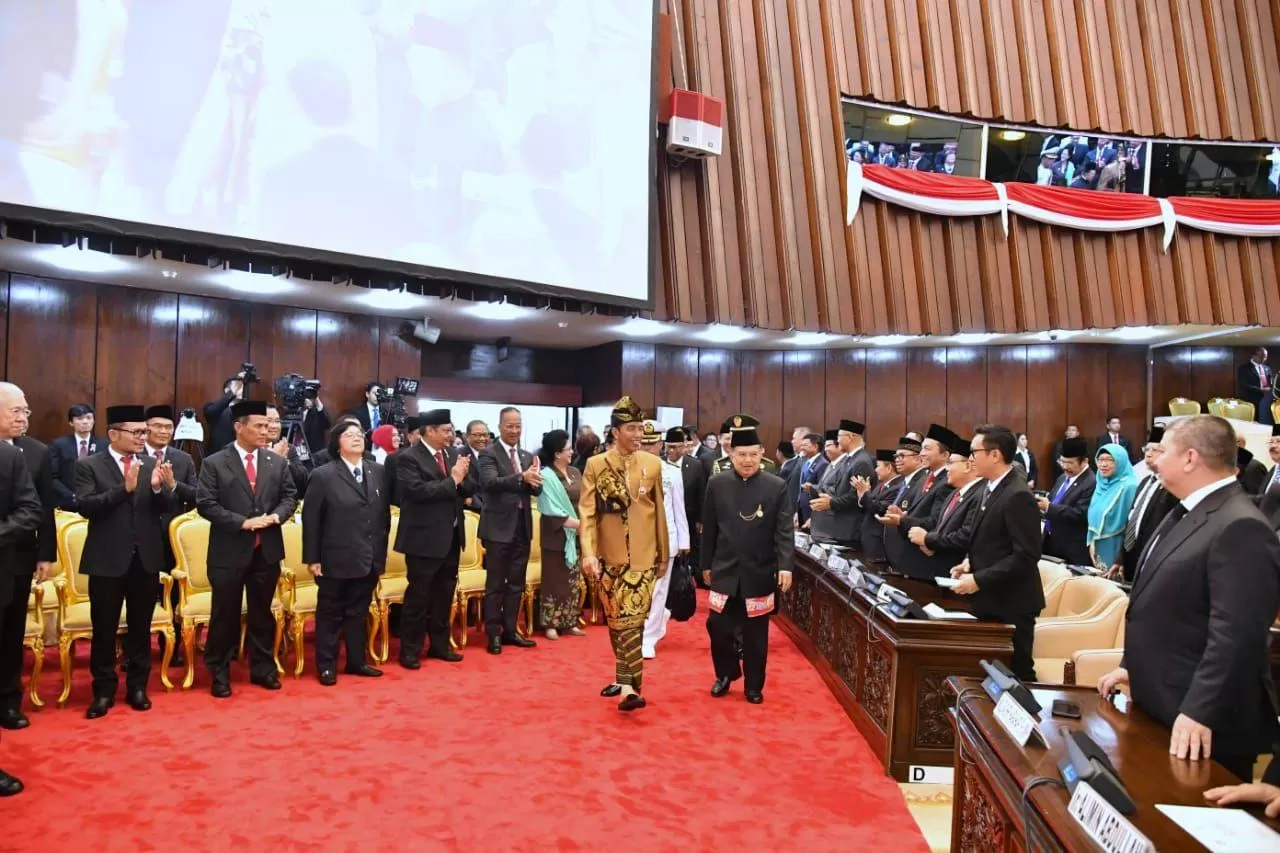 Berapa Sih Gaji Presiden Indonesia? Bagaimana Dengan Gaji Anggota DPR ...