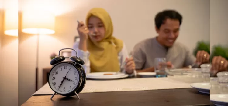 Cari Tahu Batas Waktu Sahur Puasa Di Bulan Ramadhan: Adzan Subuh Atau ...