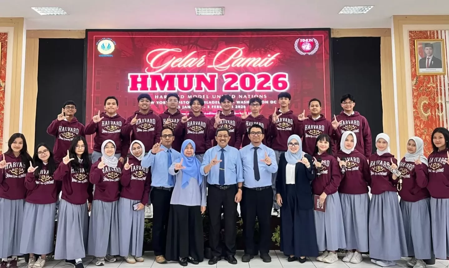 Hmun SMA Labschool Jakarta Lepas Delegasi Harvard Model United Nations Atau ...
