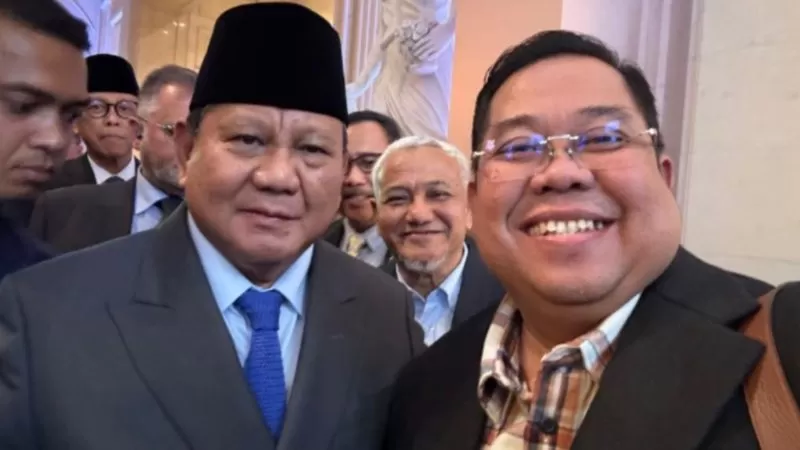 Anton Timbang saat berfoto dengan Presiden Prabowo