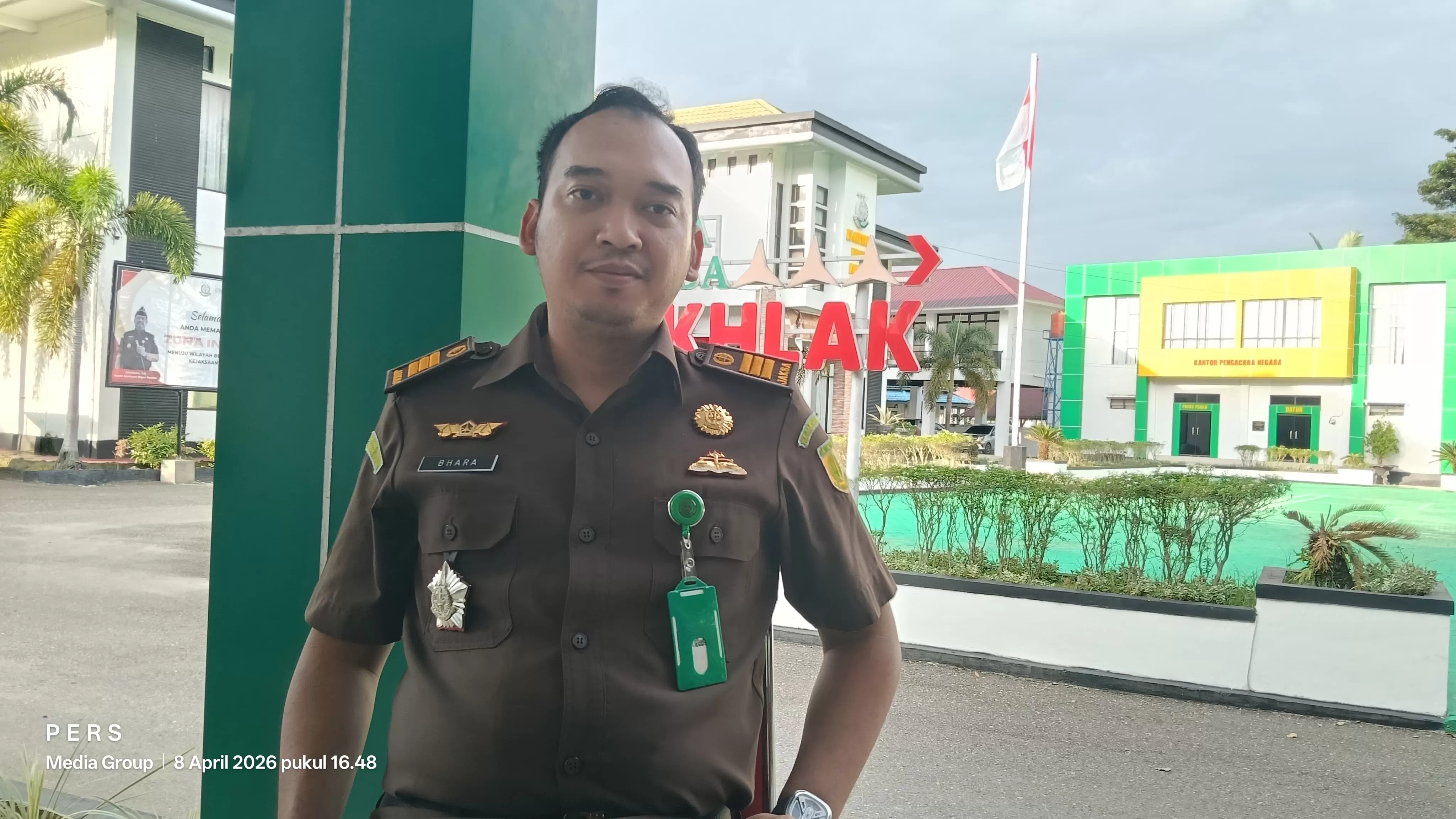 , M. Anhar L. Bharadaksa, SH, MH