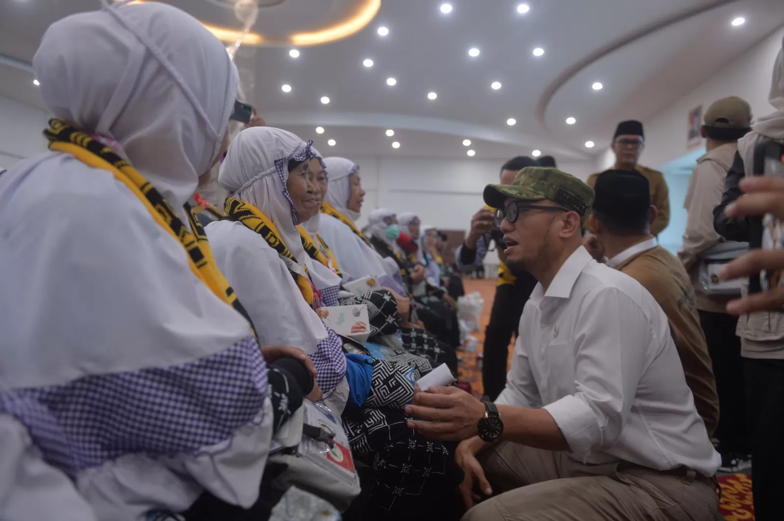 Wamenhaj melepan calon jemaah haji Indoensia