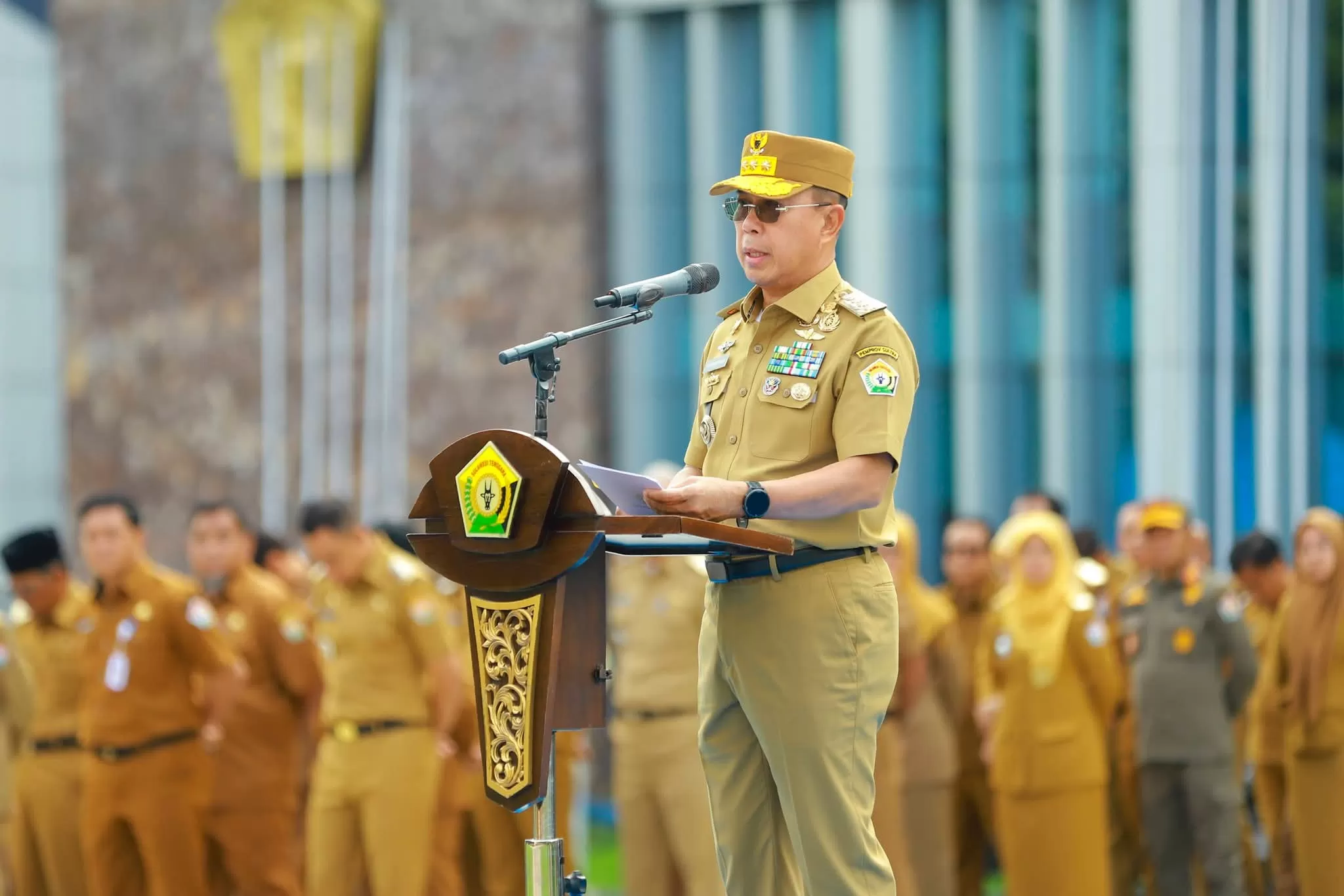 Gubernur Sultra saat memberikan arahan pada apel gabungan