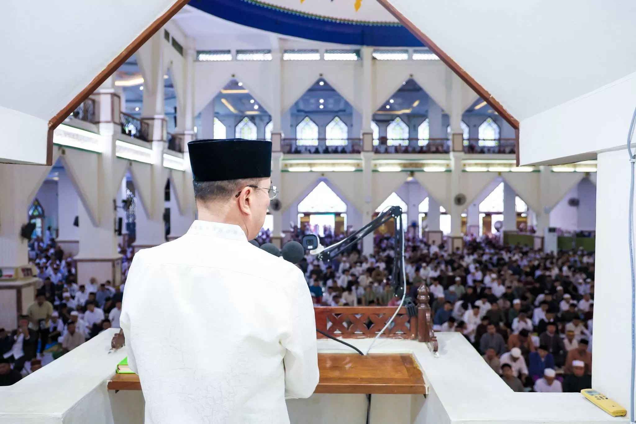 Gubernur Sultra saat menyampaikan sambutan selamat Hari Raya Iduladha 1447 Hijriah. 