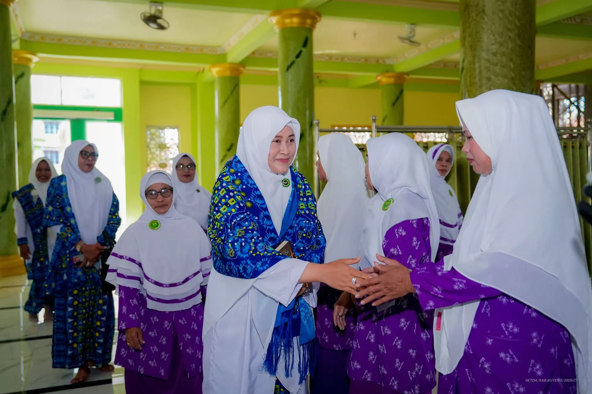 Ketua TP PKK sekaligus Ketua BKMT Buteng, Umi Noronah Azhari Hadiri Zikir dan Doa Bersama, Selasa (16/6). 