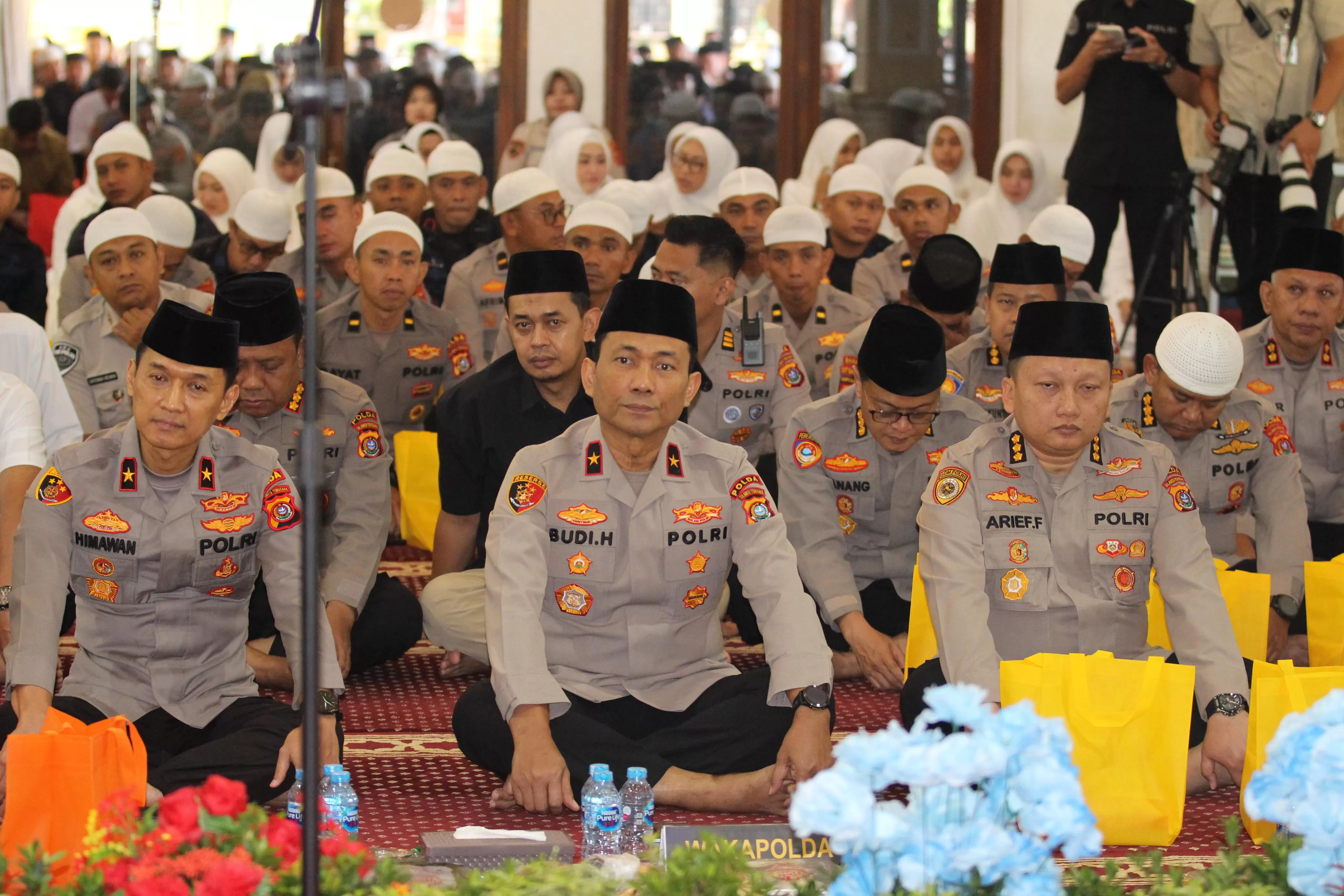 Doa bersama Polda Sultra dalam rangka menyambut Peringatan Hari Bhayangkara
