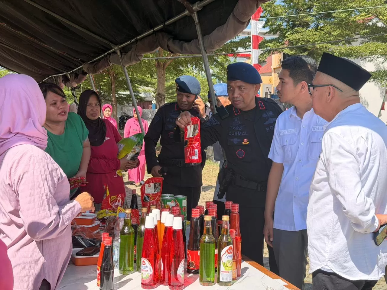 Suasana pasar murah