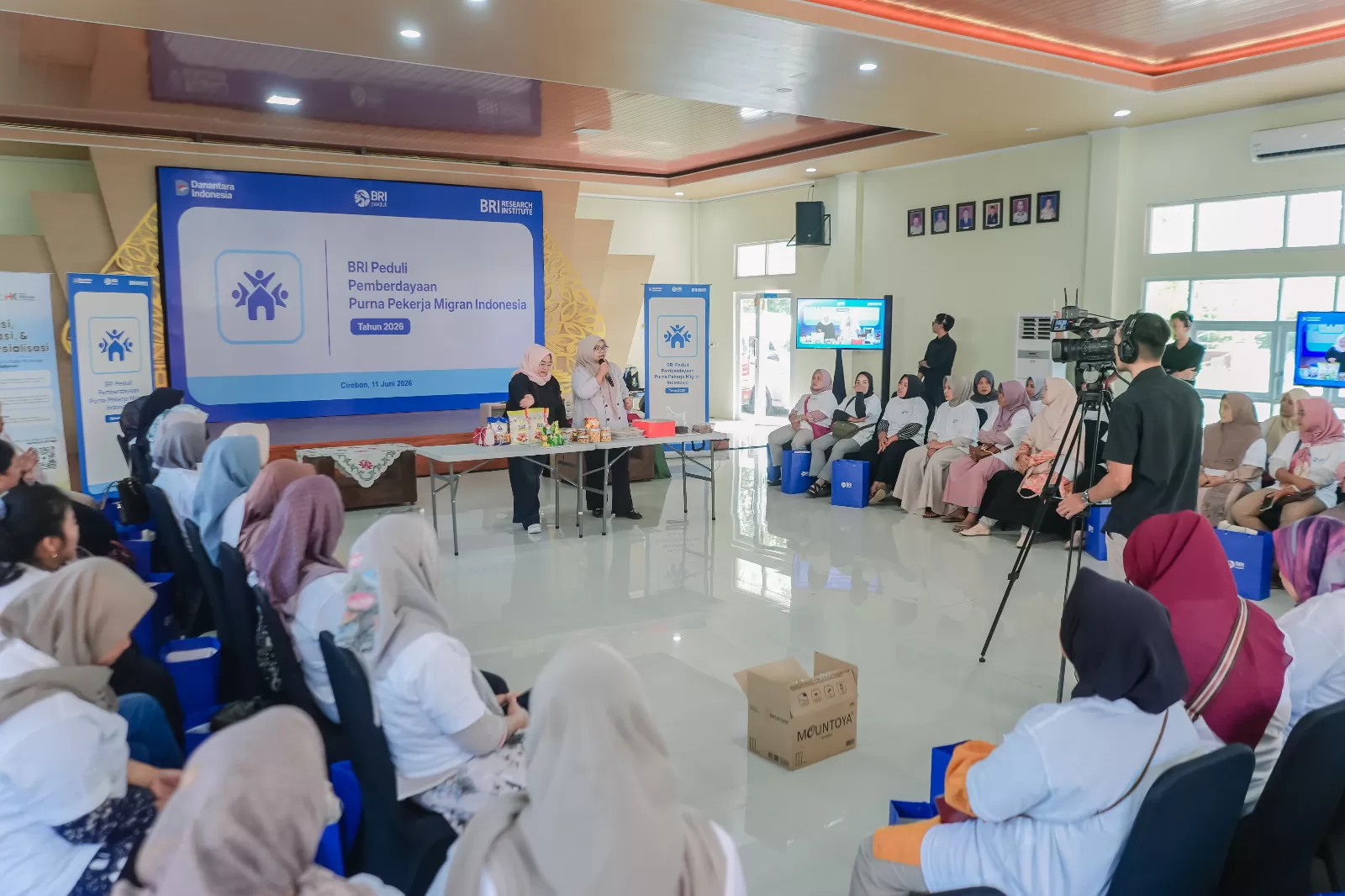 Purna PMI tersebut mendapatkan berbagai macam pelatihan dari BRI Peduli yang berlangsung di Dinas Ketenagakerjaan Kabupaten Cirebon.
